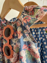 Size 00 Flutter Sleeve Dress