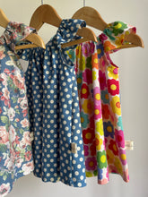 Size 00 Flutter Sleeve Dress