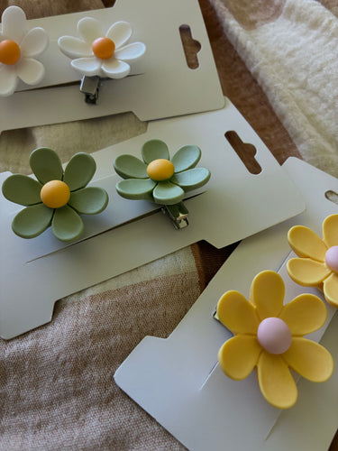 Daisy Hair Clips