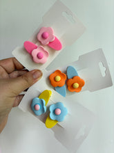 Daisy Pop Hair Clips