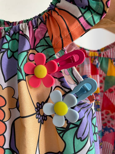 Large Daisy Clips
